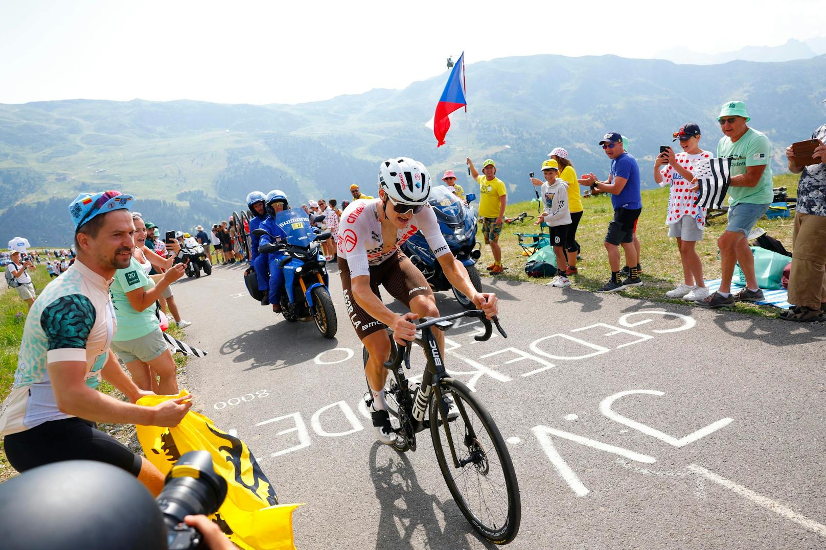 Felix Gall gewinnt die 17. Etappe der Tour de France. 