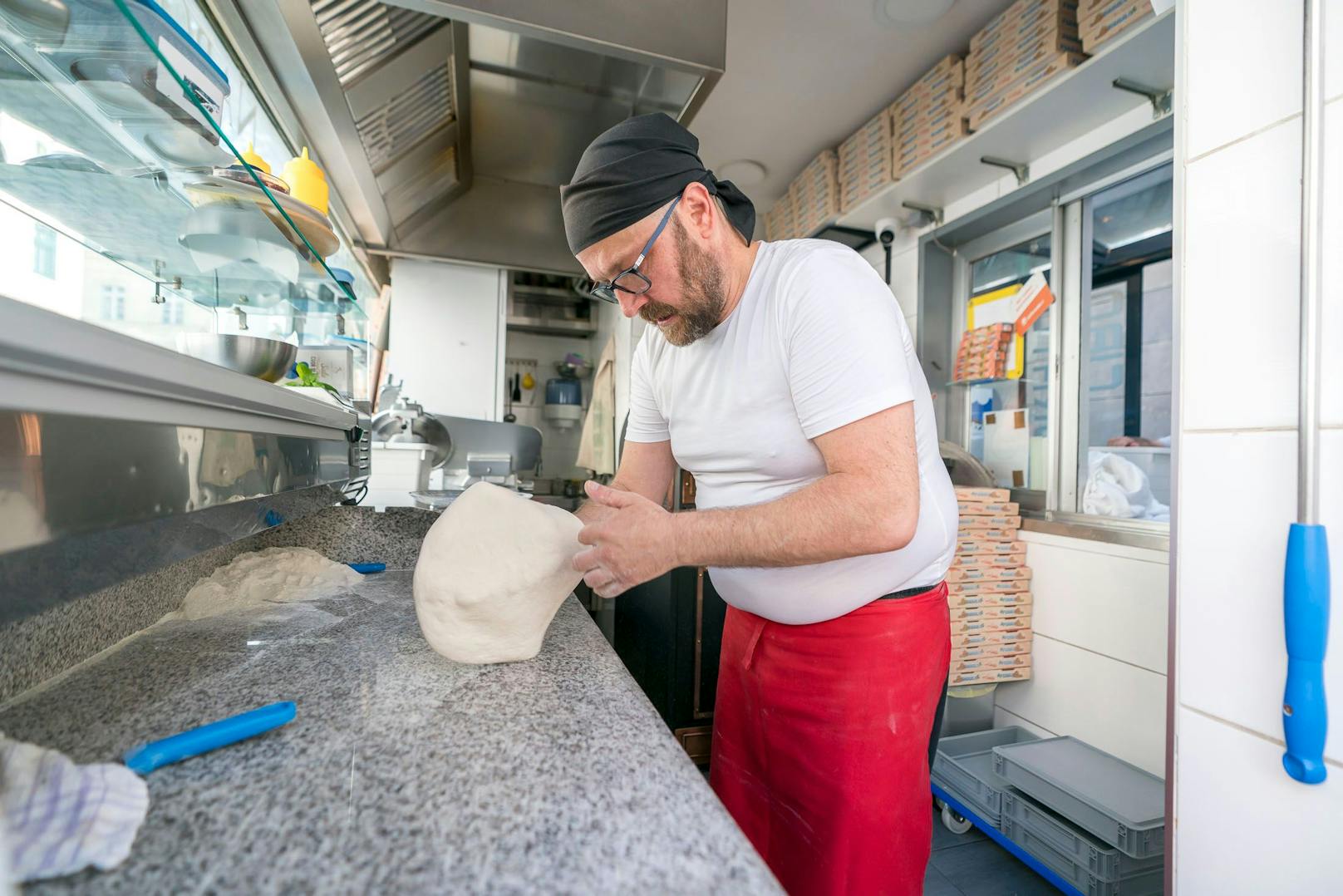 Macht seit 32 Jahren Pizzen