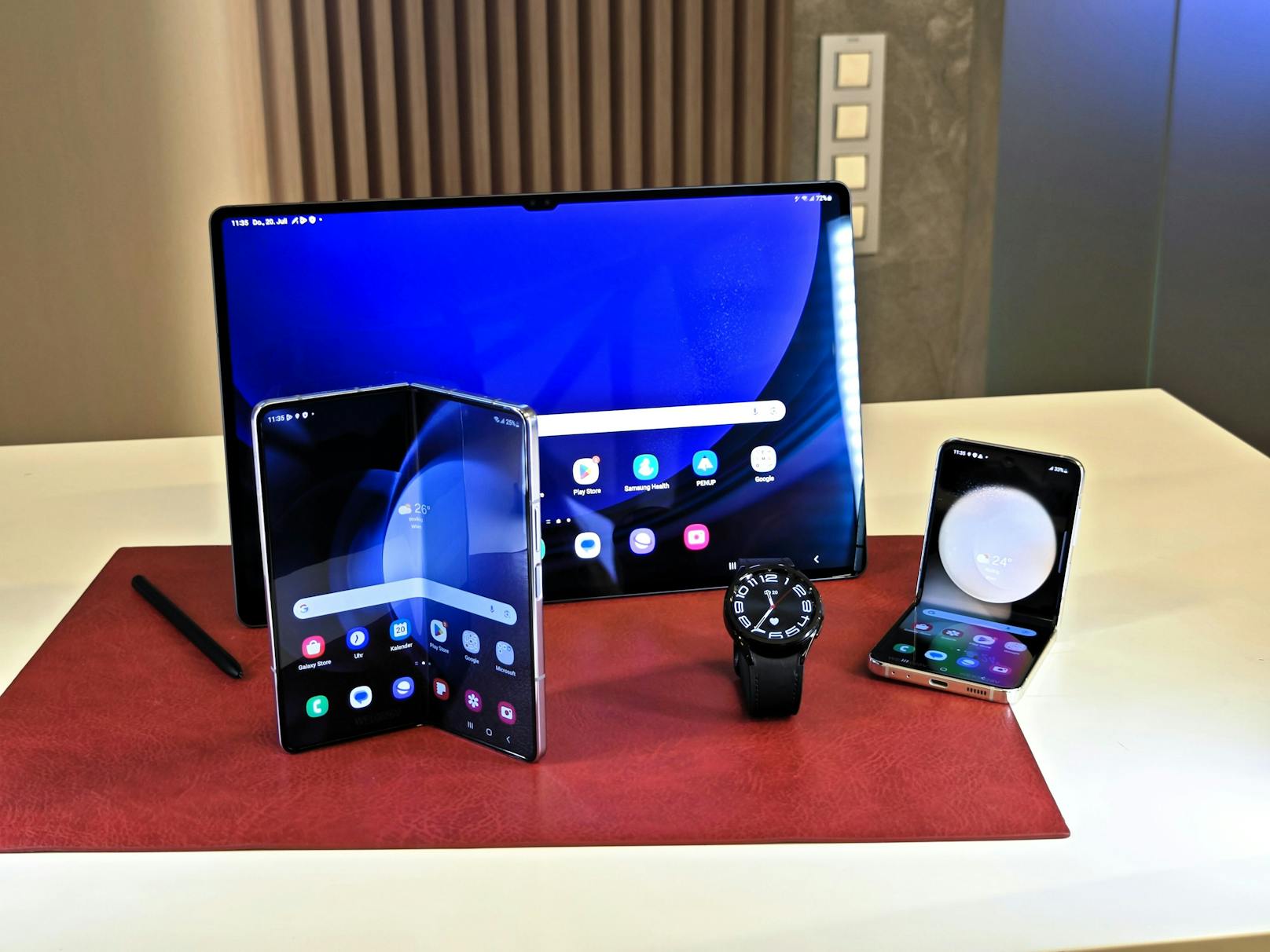 Die neue Samsung-Familie im Hands on: Galaxy Tab S9, Galaxy Watch6, Galaxy Z Fold5 und Galaxy Z Flip5 ausprobiert.