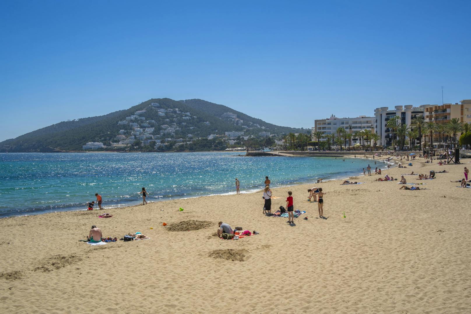 Fäkal-Alarm – Ibiza muss ersten Traumstrand sperren