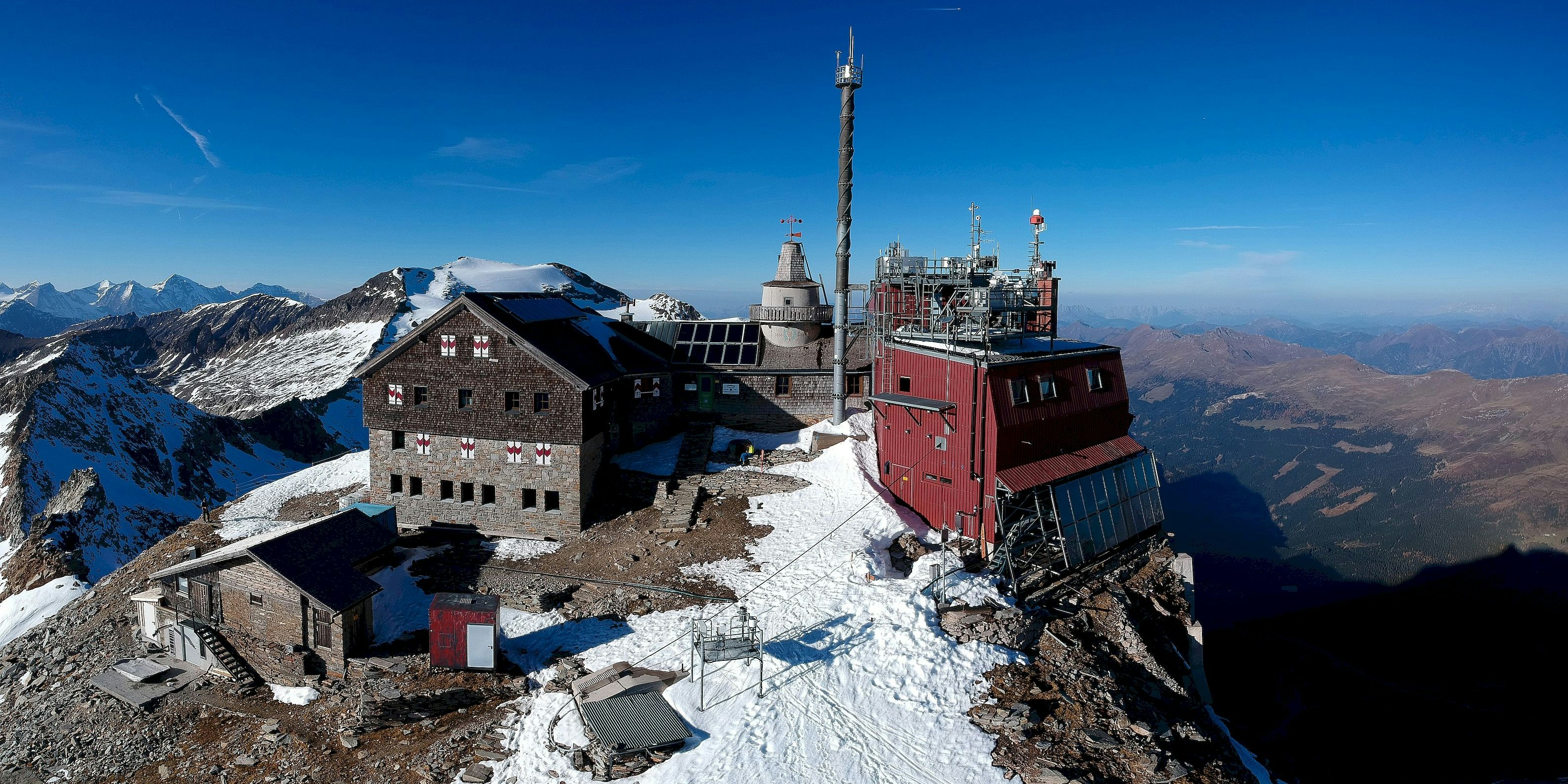 Sonnblick Observatorium: Messungen und Forschung auf über 3.100 Meter Seehöhe am Alpenhauptkamm seit 1886.