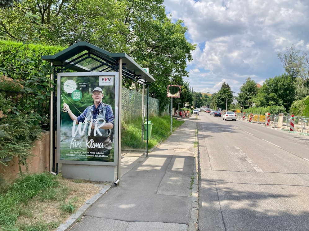 Bei der Busstation Kierling-Schuberthöhe kam es beinahe zu einem Zusammenstoß des Alko-Lenkers mit einem Motorrad.