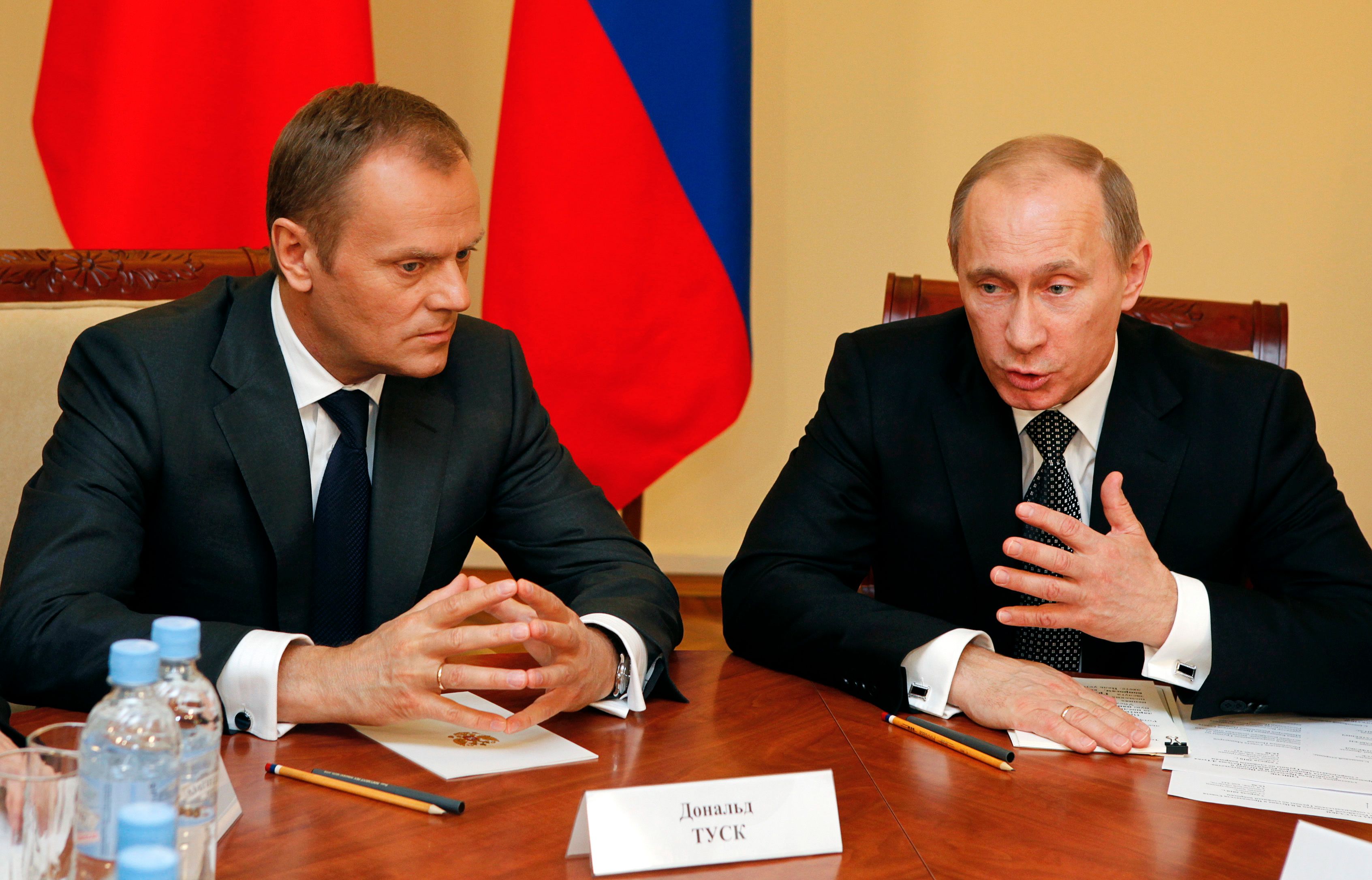 2010: In Donald Tusks (links) erster Amtszeit als Premierminister warnte er bereits vor den Gefahren einer engen Zusammenarbeit mit Russland, doch man zuckte mit den Schultern.