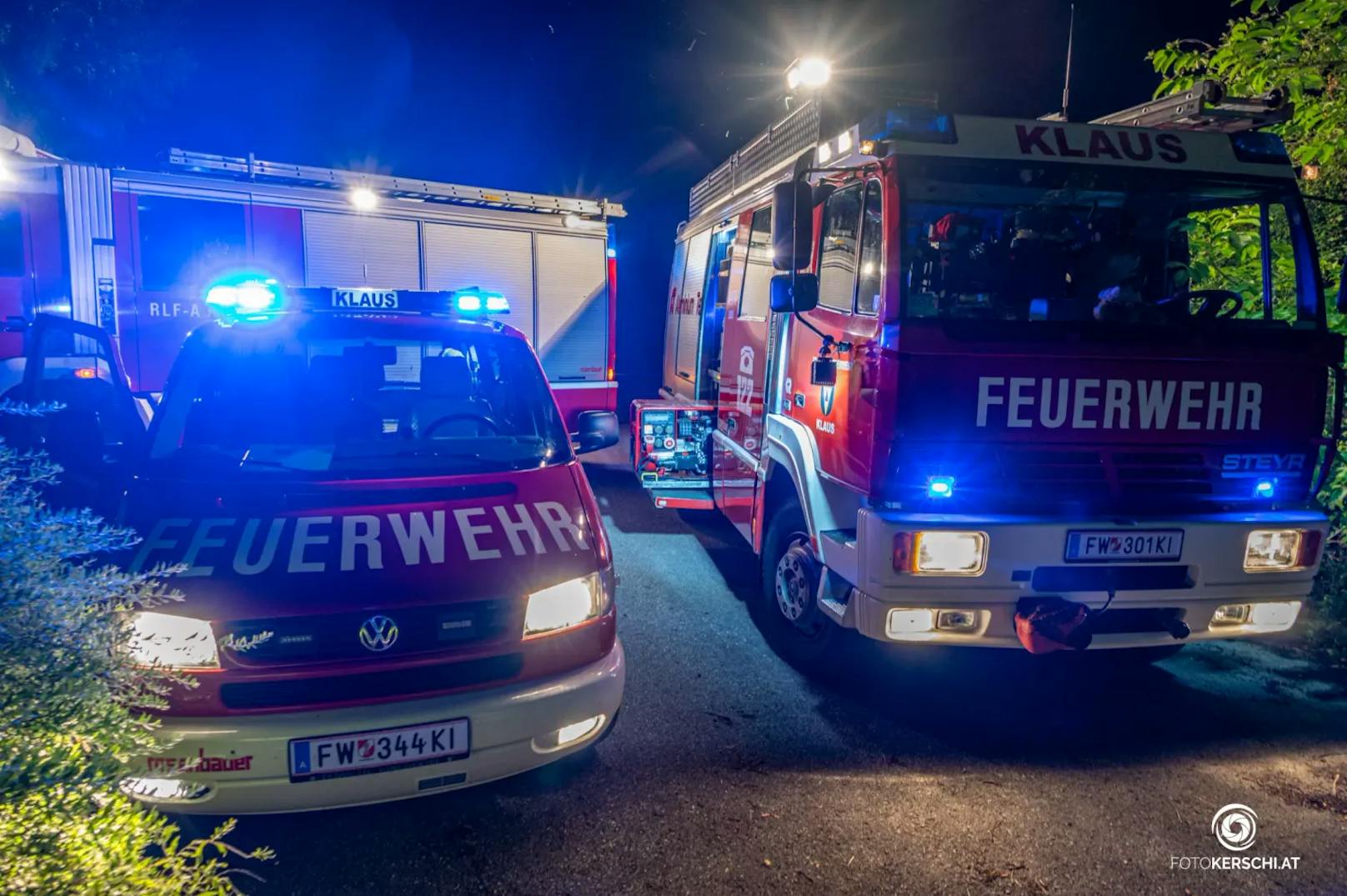 Piepsende Rauchmelder und eine Rauchentwicklung führten in der Nacht auf Freitag zu einem von zwei Feuerwehren in Klaus an der Pyhrnbahn.