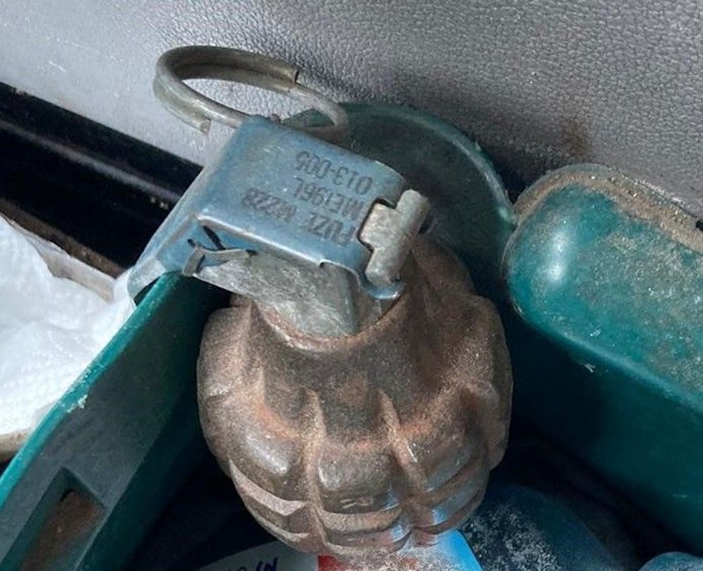 Glücklicherweise keine scharfe Waffe: diese Übungshandgranate wurde in einem Auto in Wien-Penzing gefunden.