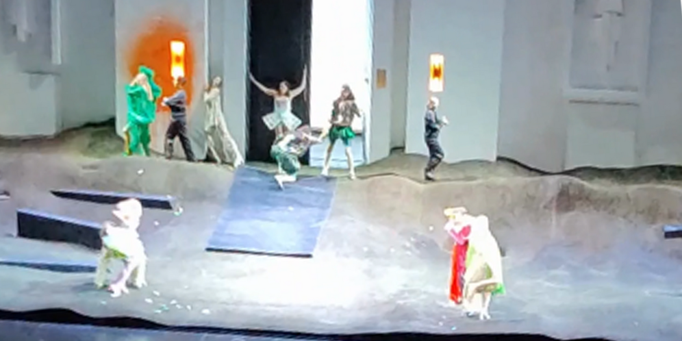 Klima-Aktivisten störten die glamouröse Premiere bei den Salzburger Festspielen.