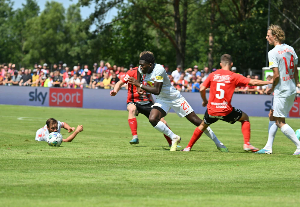 Salzburg lässt Ardagger/Viehdorf keine Chance.