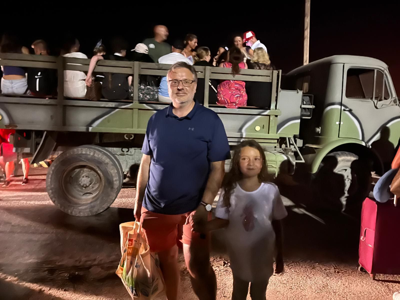 Paulina mit ihrem Opa Kurt