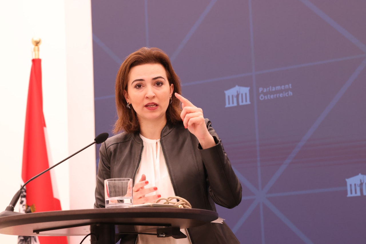 Heute.at - Gesetzesänderung – Zadic will Fußfesseln ausweiten