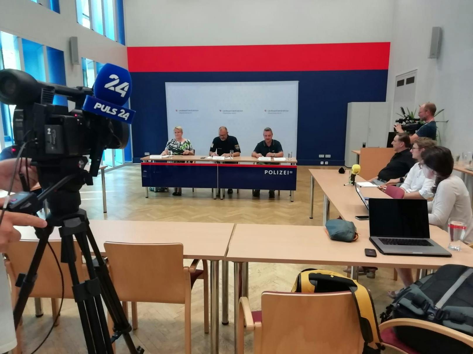 Die Polizei hat am Montagnachmittag kurzfristig eine Pressekonferenz einberufen.