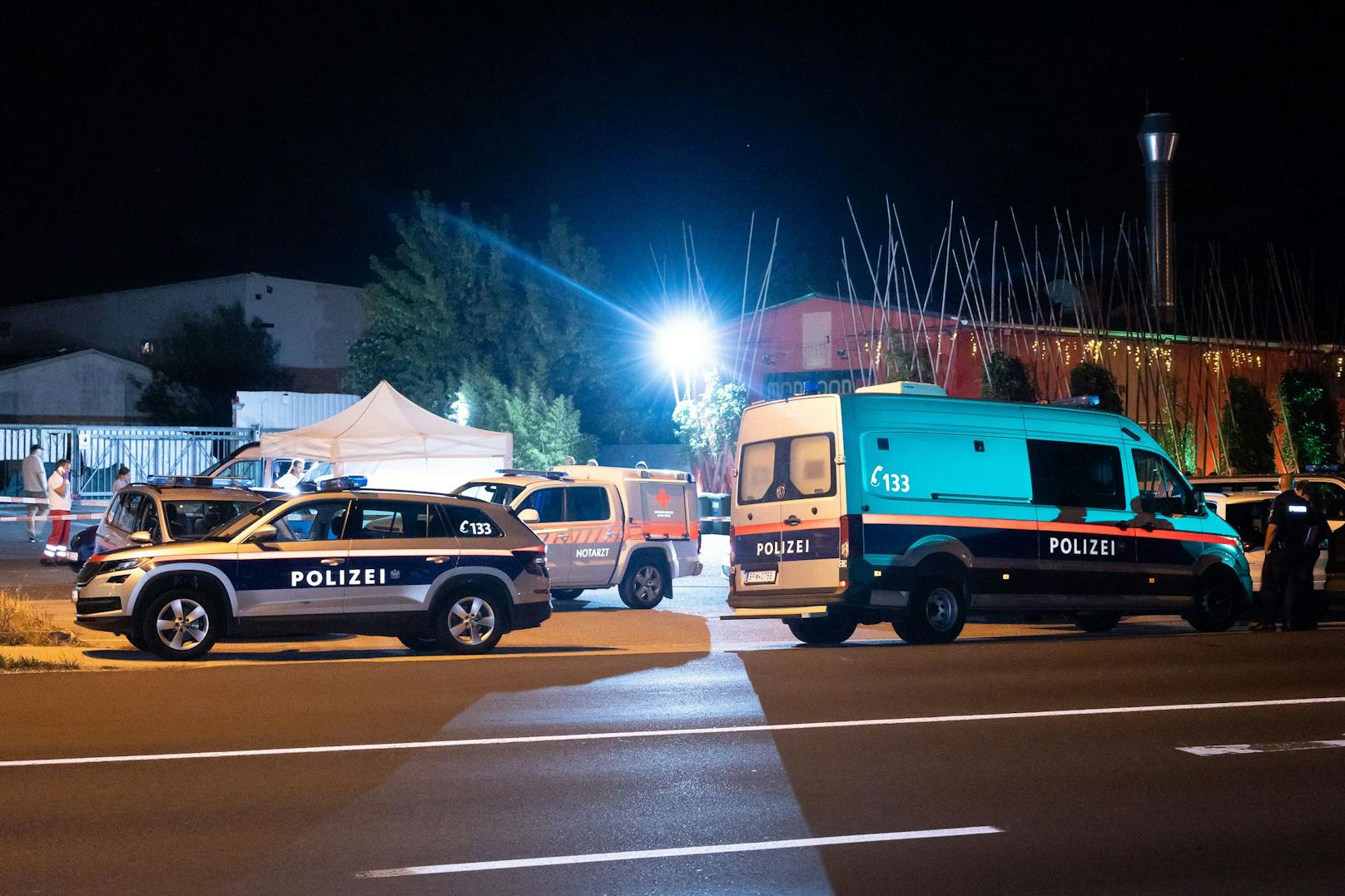 In Ansfelden bei Linz fand die Polizei am Sonntag in einem Kofferraum eine Leiche