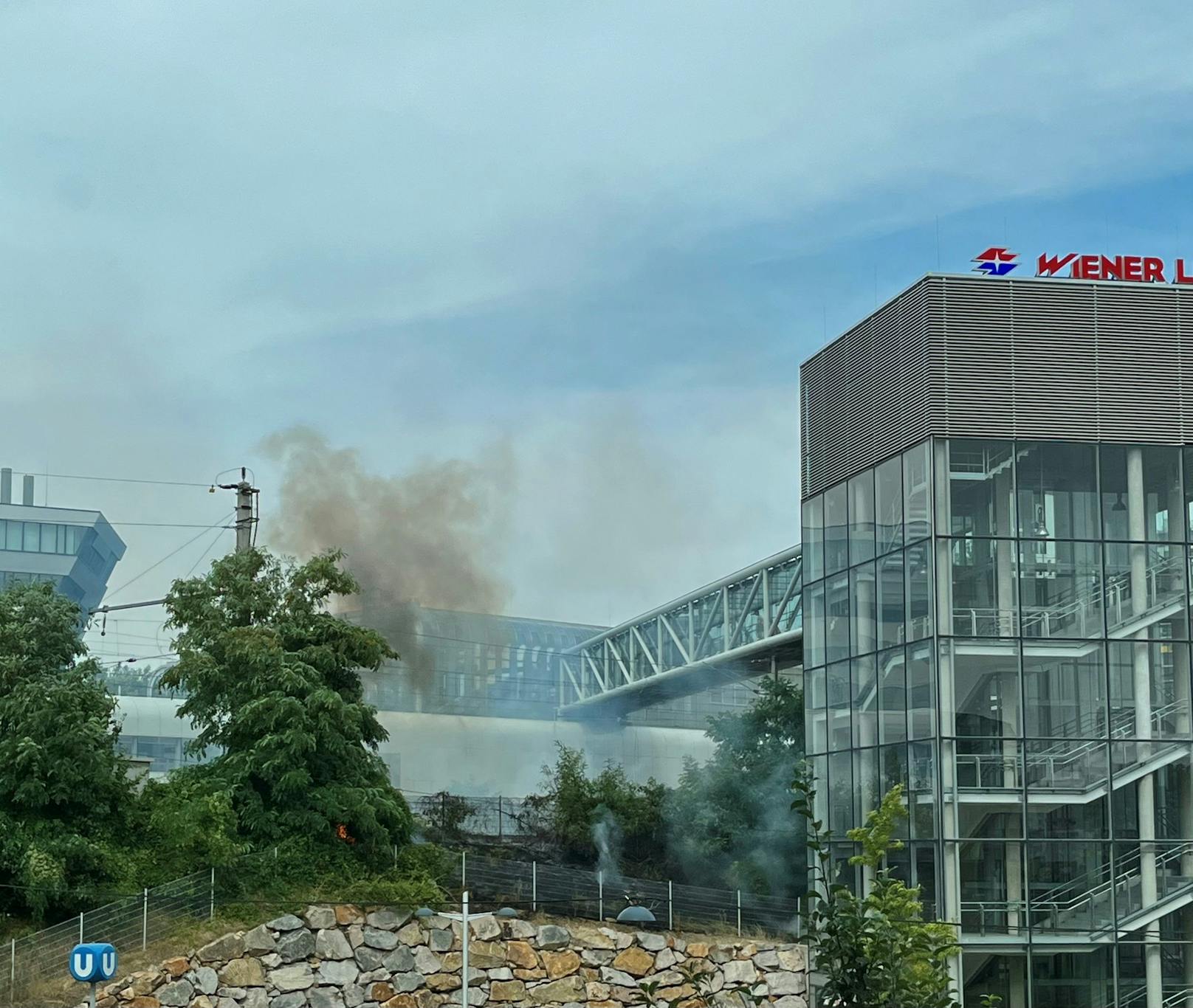 Feuerwehr-Einsatz bei der U1-Station Oberlaa