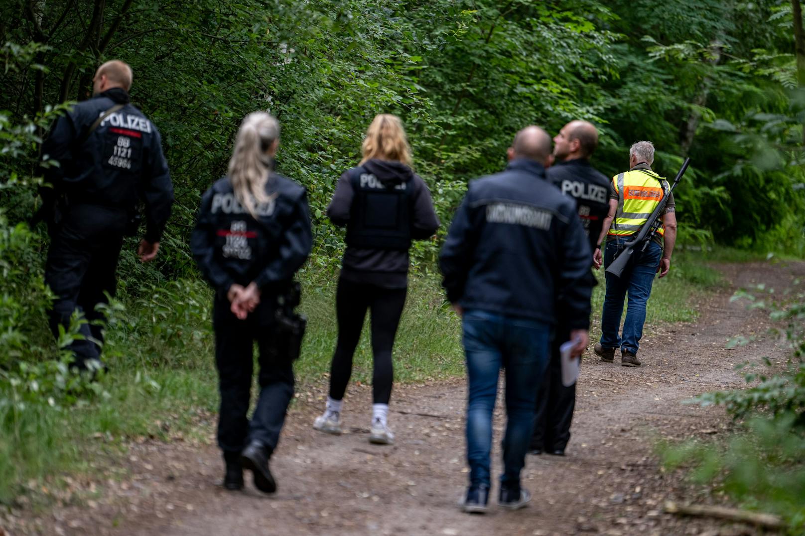 In Kleinmachnow bei Berlin suchten zeitweise Hunderte Polizisten die vermeintliche Löwin. 