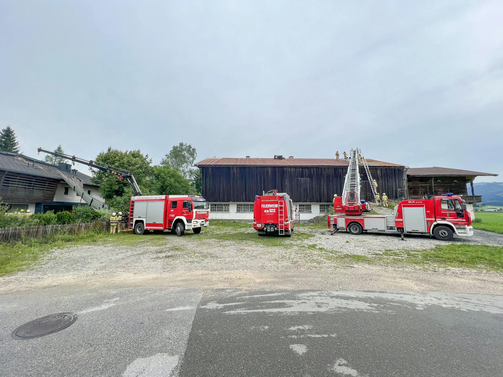 Auch in St. Johann in Tirol musste die Feuerwehr wegen eines Unwetterschadens ausrücken.