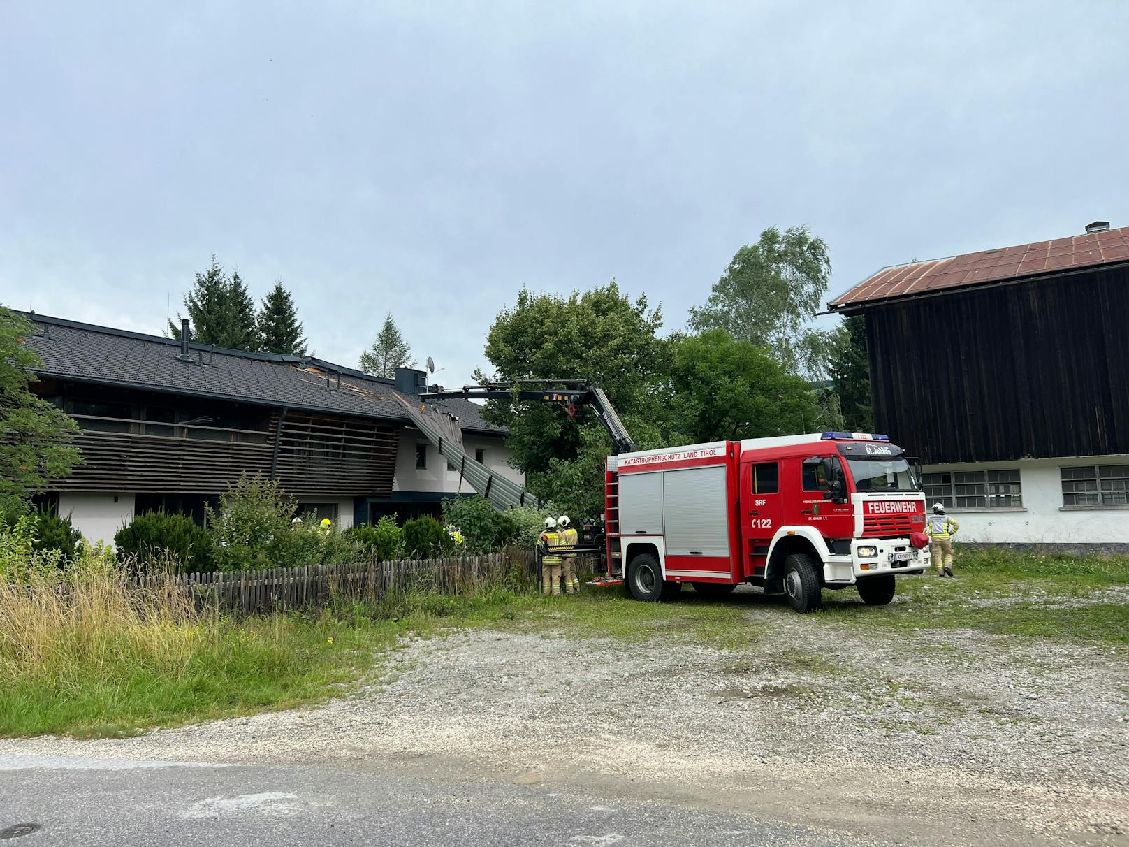Auch in St. Johann in Tirol musste die Feuerwehr wegen eines Unwetterschadens ausrücken.