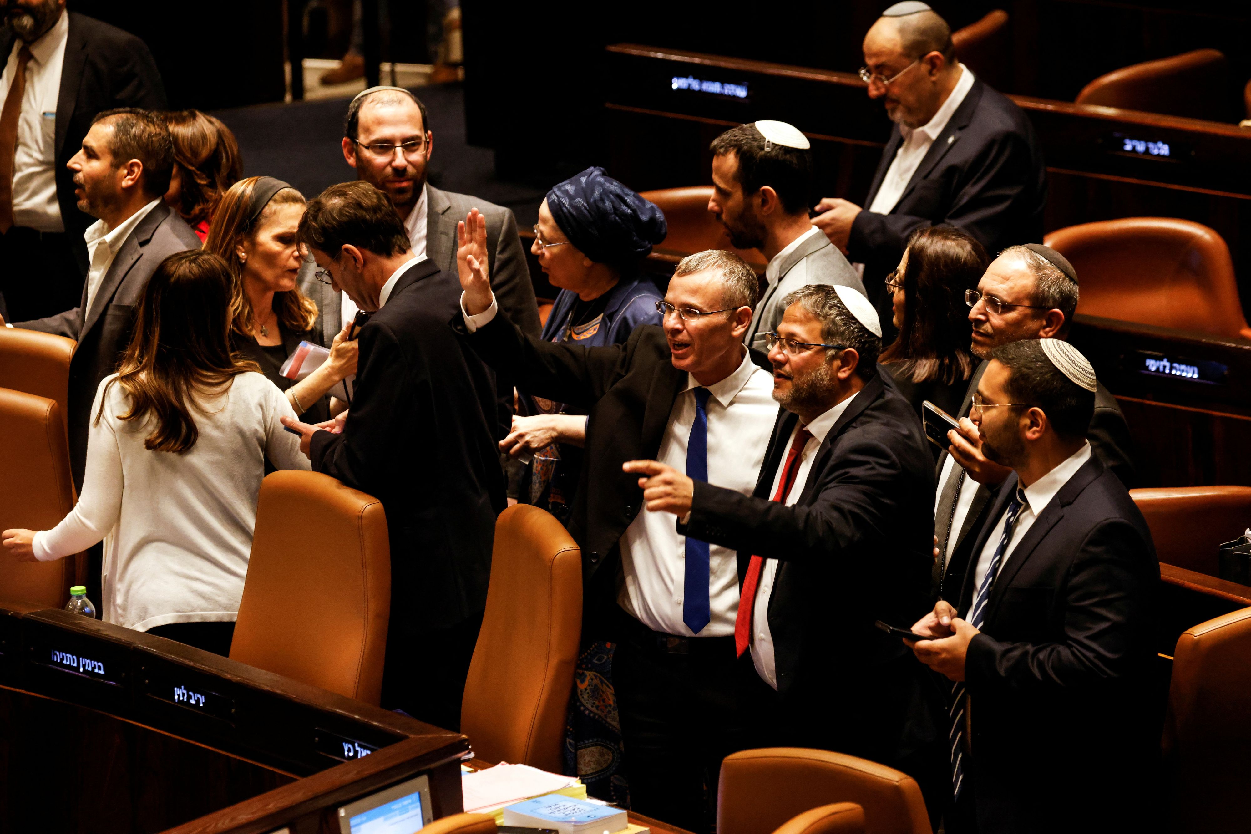 Das Parlament hat die höchst umstrittene Justizreform am Montag verabschiedet.