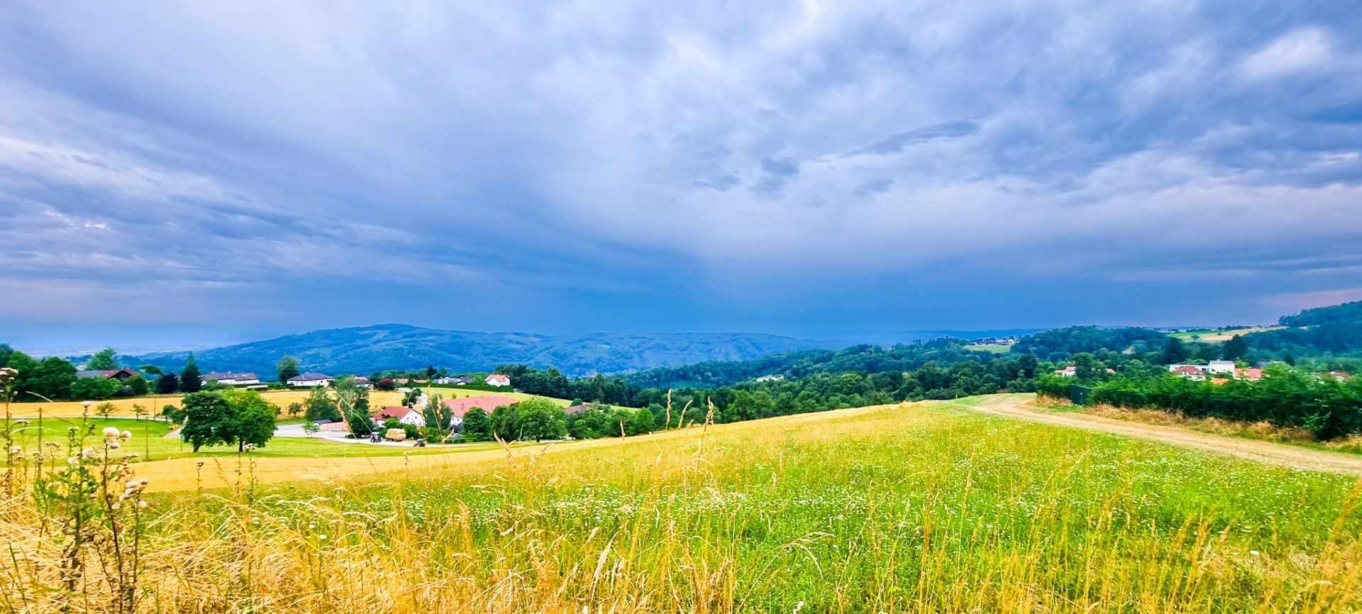 Eine Gewitterzelle über Linz, aufgenommen am 24.07.2023.