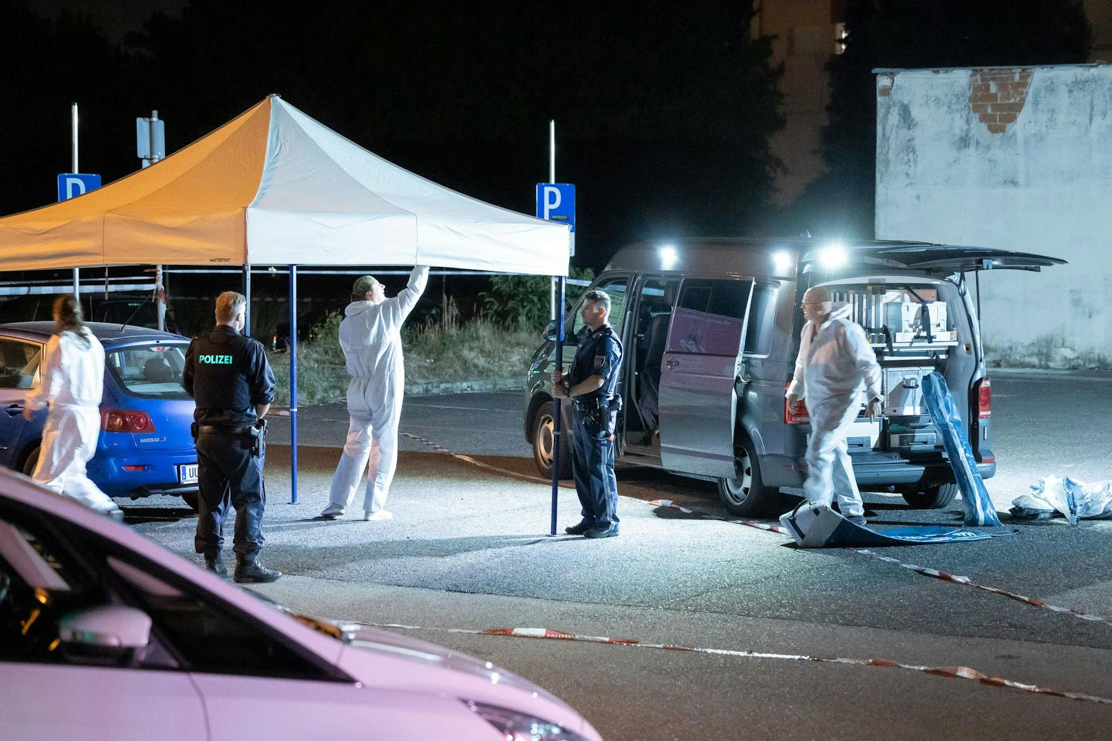 In Ansfelden bei Linz fand die Polizei am Sonntag in einem Kofferraum eine Leiche.