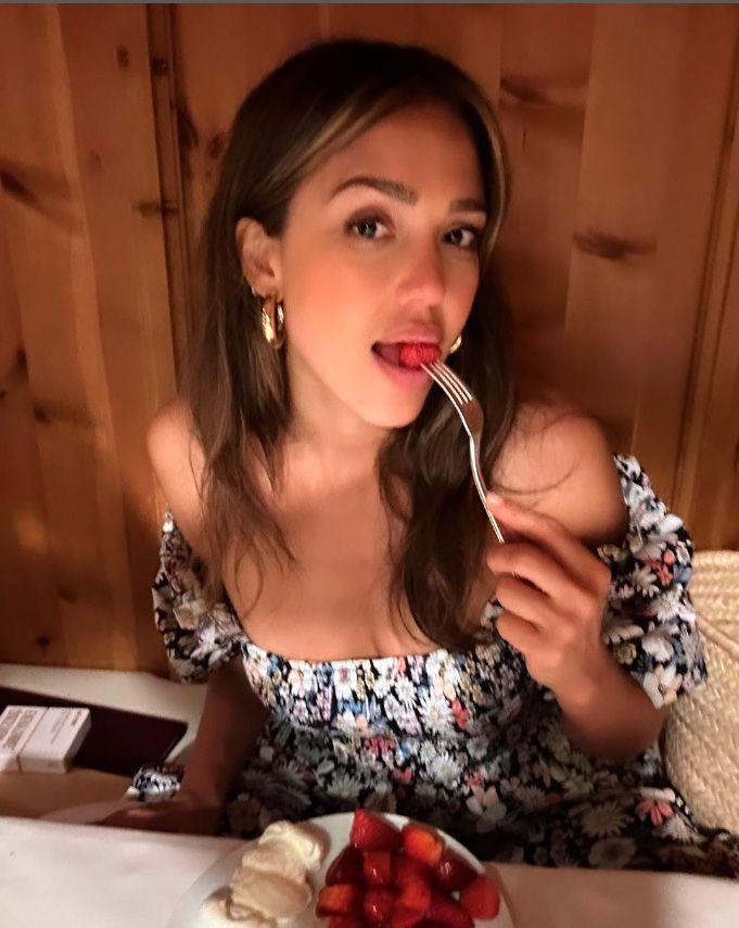 Von den süßen Versuchungen im Bio-Hotel Stanglwirt konnte US-Star Jessica Alba nicht genug bekommen.