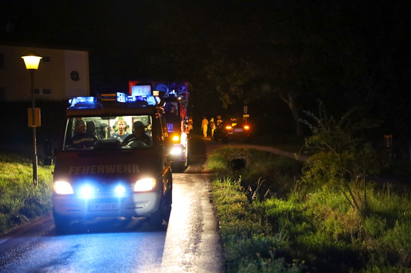 In Ried im Innkreis wurden die Einsatzkräfte am späten Montagabend zu einem vermeintlich schweren Verkehrsunfall alarmiert. Glücklicherweise war jedoch schnell klar, dass es sich um keinen schweren Unfall handelte.