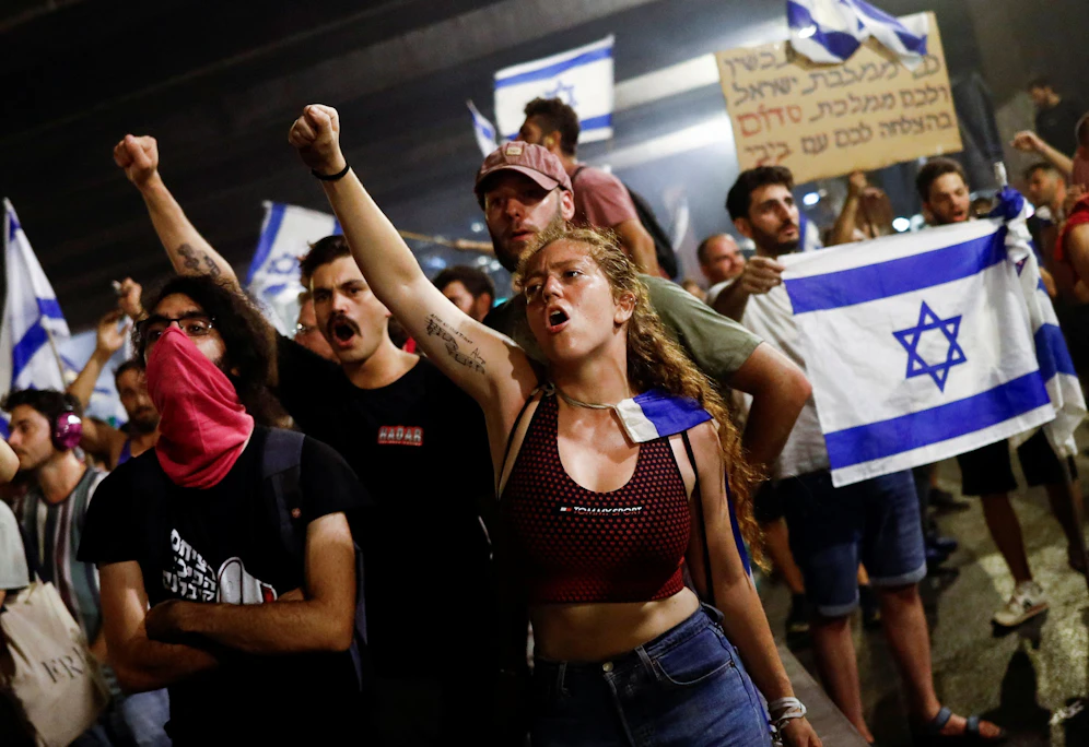 In der Nacht auf Dienstag kam es in Israel erneut zu massiven Protesten gegen die Justizreform. 