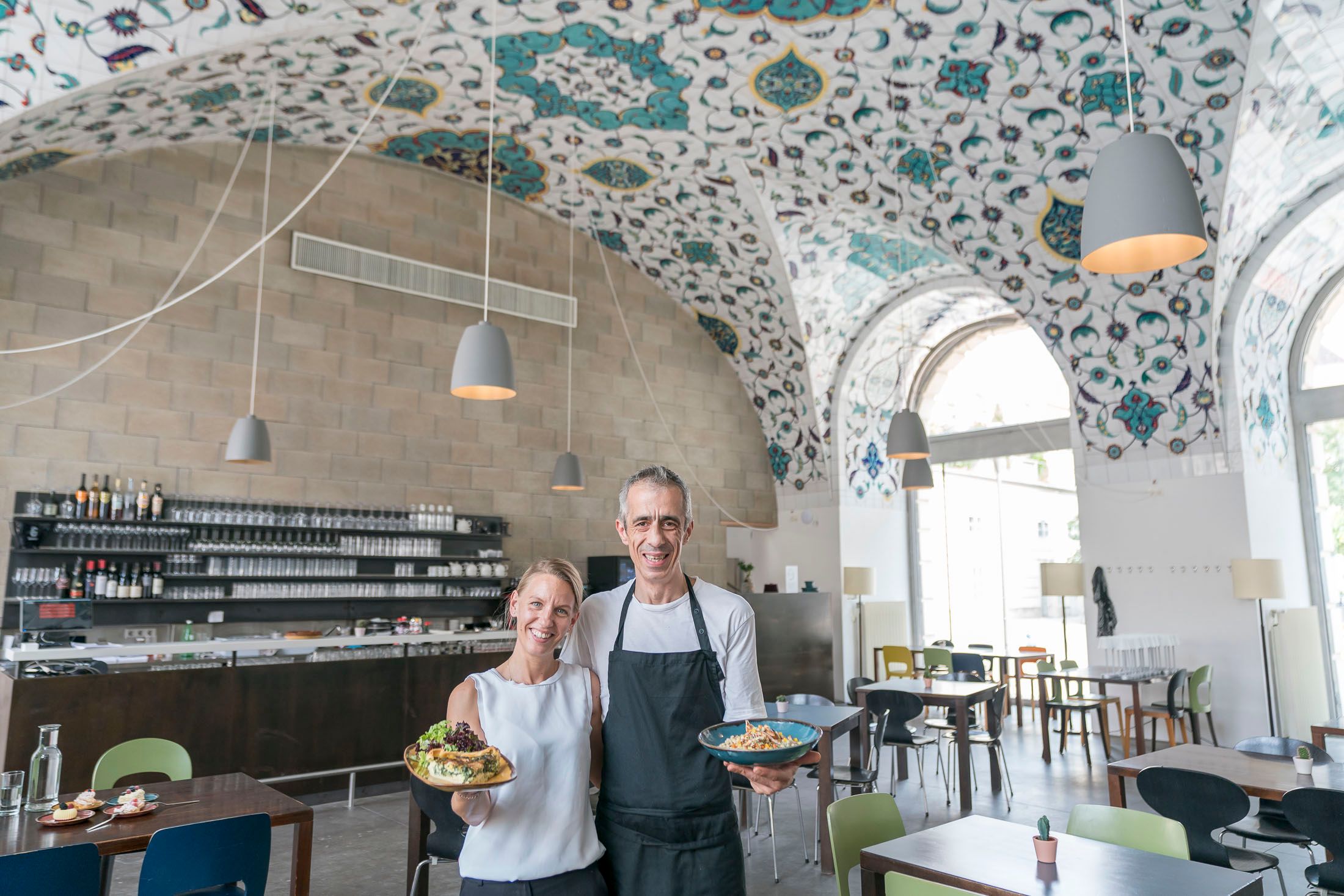 Gökhan (47) und Birgit Yolacan (39) lieben sich, die hohe Schule der Kochkunst und türkisches Essen