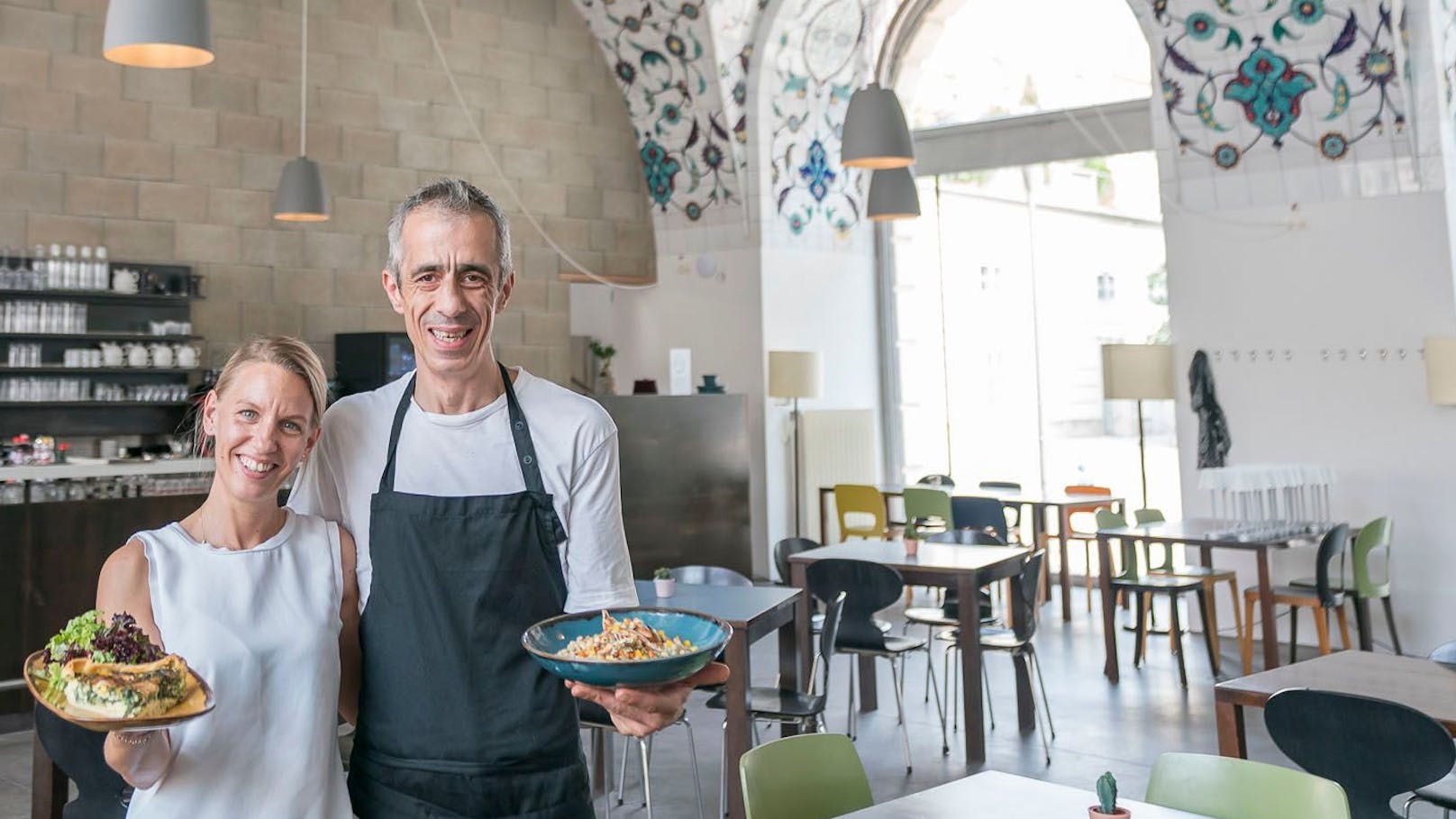 Gökhan (47) und Birgit Yolacan (39) lieben sich, die hohe Schule der Kochkunst und türkisches Essen