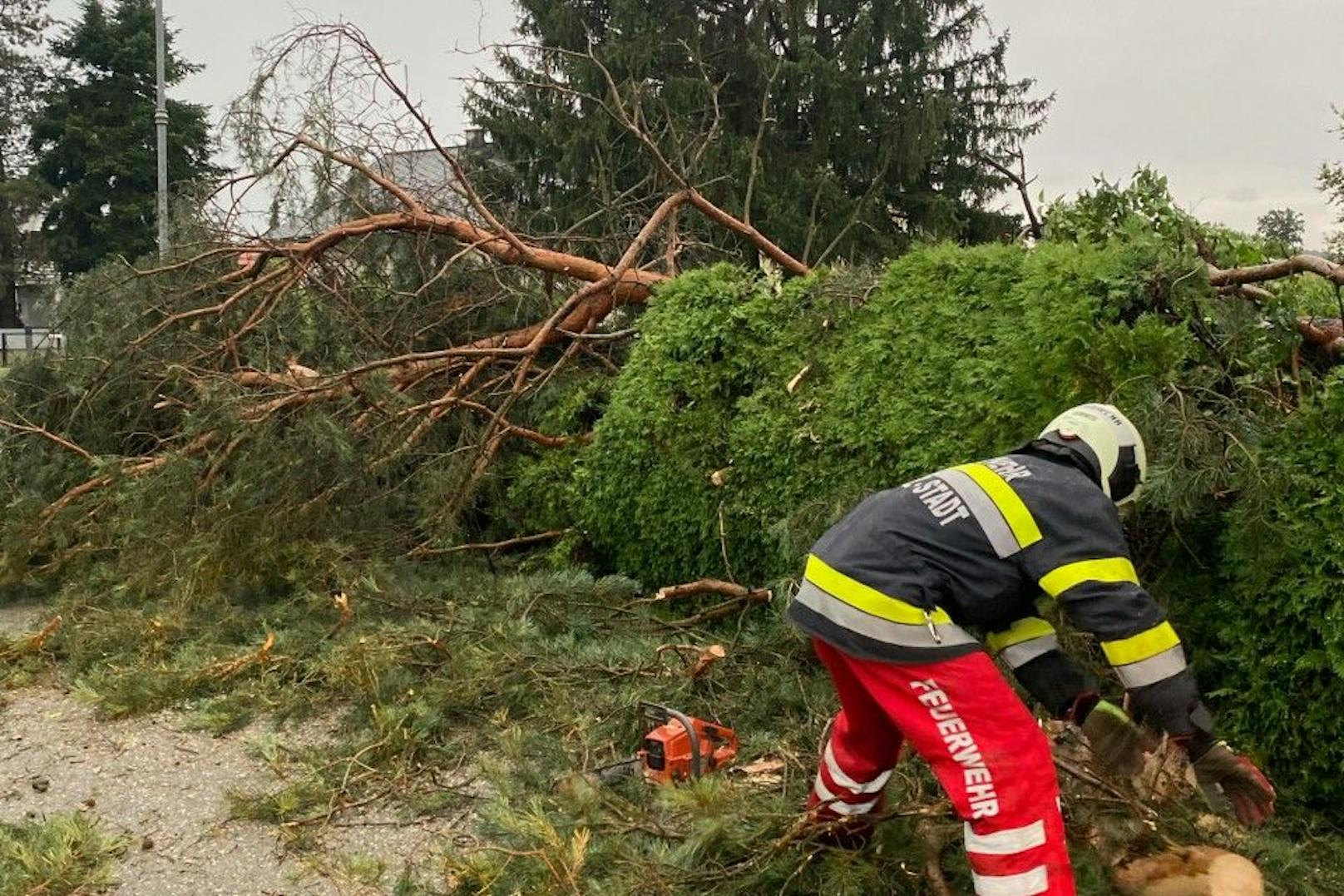 Unwetter-Chaos in Österreich – 2.500 Haushalte ohne Strom
