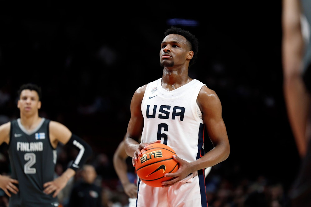 Bronny James, Sohn von NBA-Ikone LeBron James, erlitt einen Herzstillstand. 