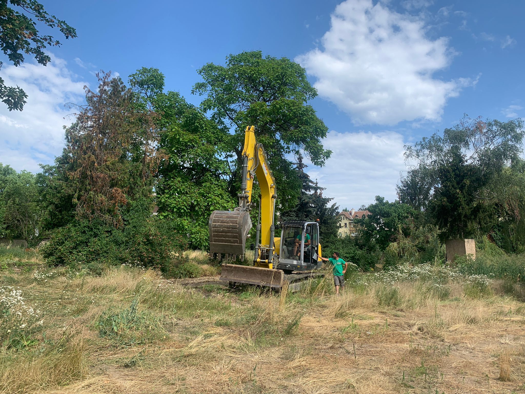 Bagger sind bereits im Einsatz.
