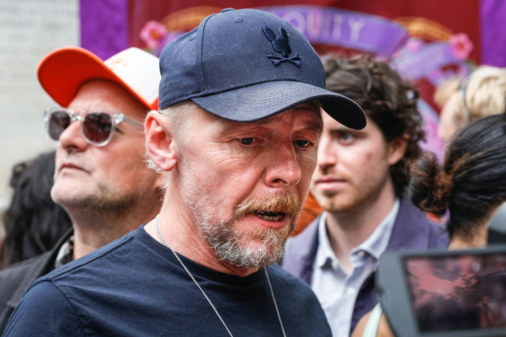 Auch Simon Pegg ließ es sich nicht nehmen, in London für bessere Konditionen zu streiken.