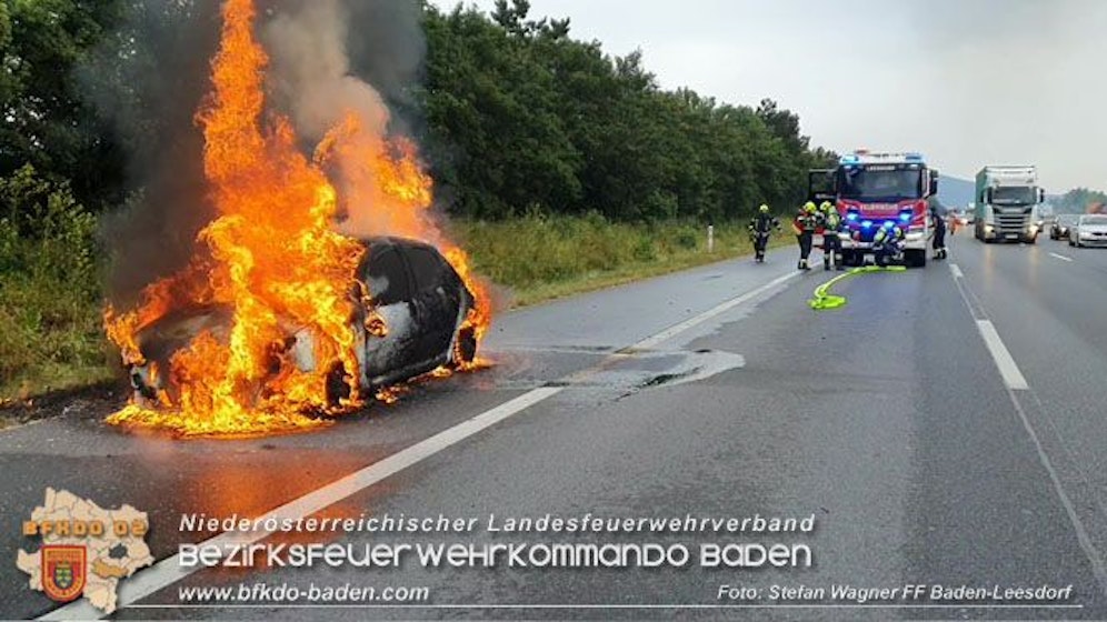 Der Kleinwagen stand in Vollbrand.