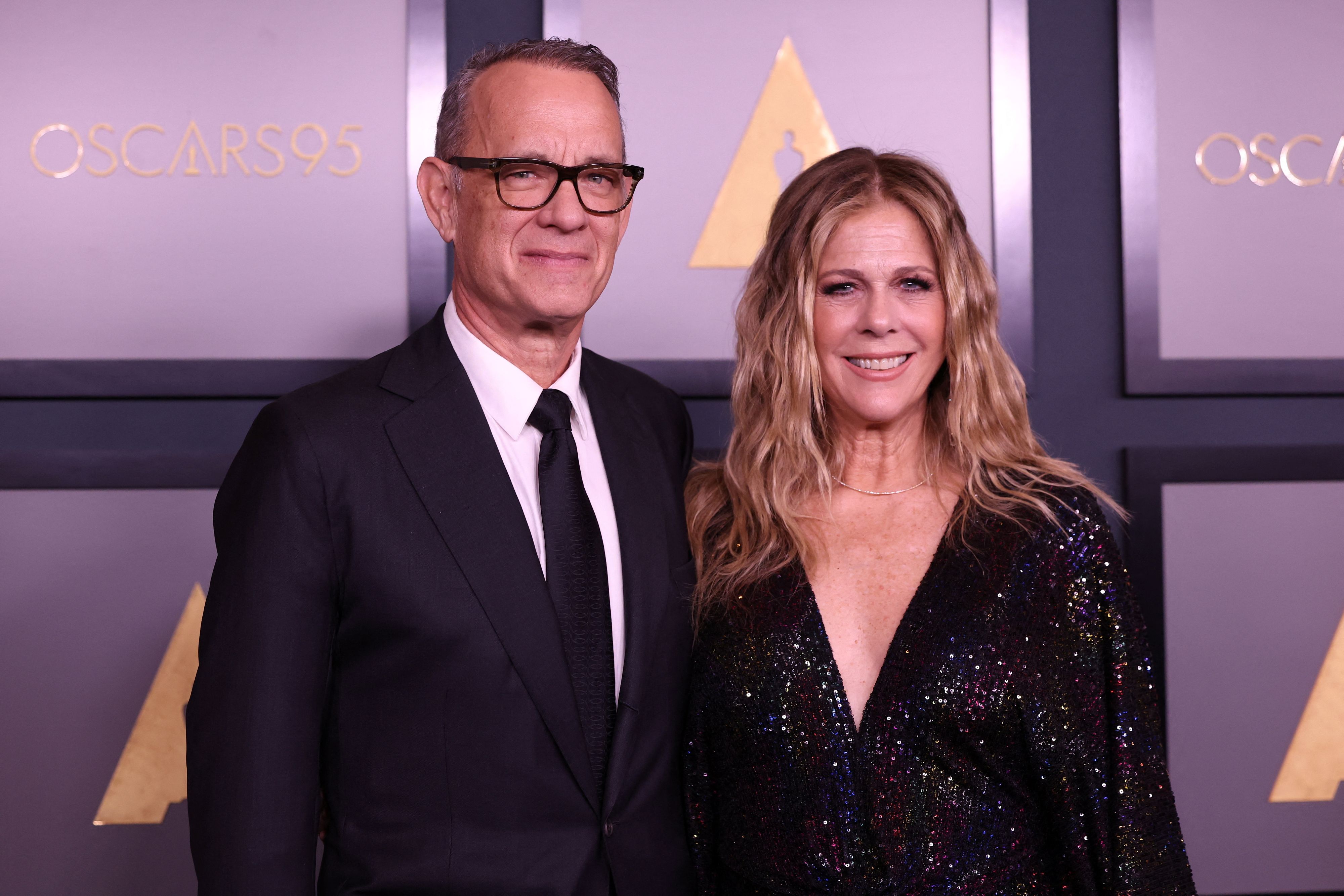 Der Sohn von Tom Hanks und Rita Wilson fällt auf.