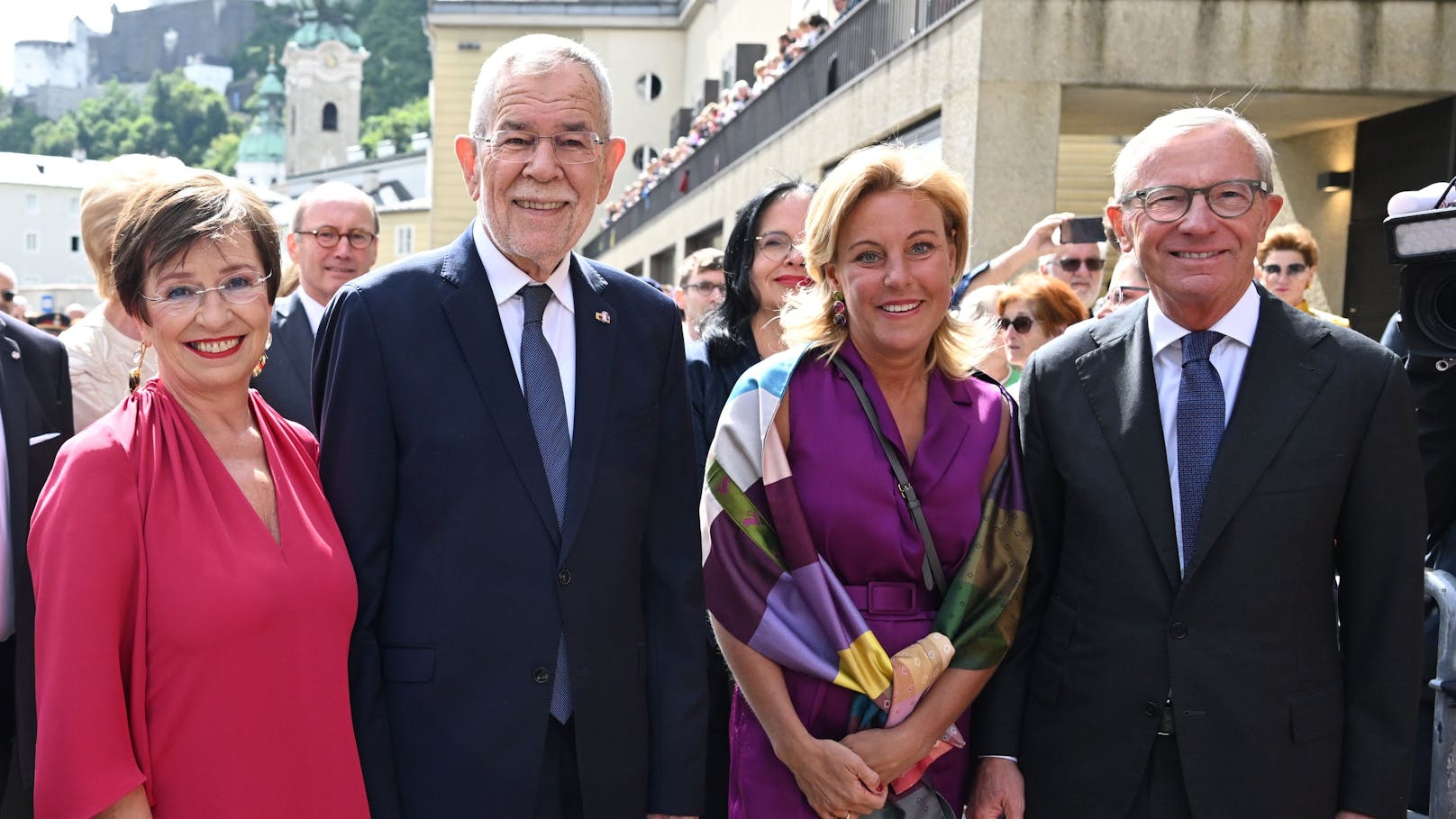 First Lady Doris Schmidauer, Bundespräsident Alexander Van der Bellen, Christina Haslauer und Landeshauptmann Wilfried Haslauer.