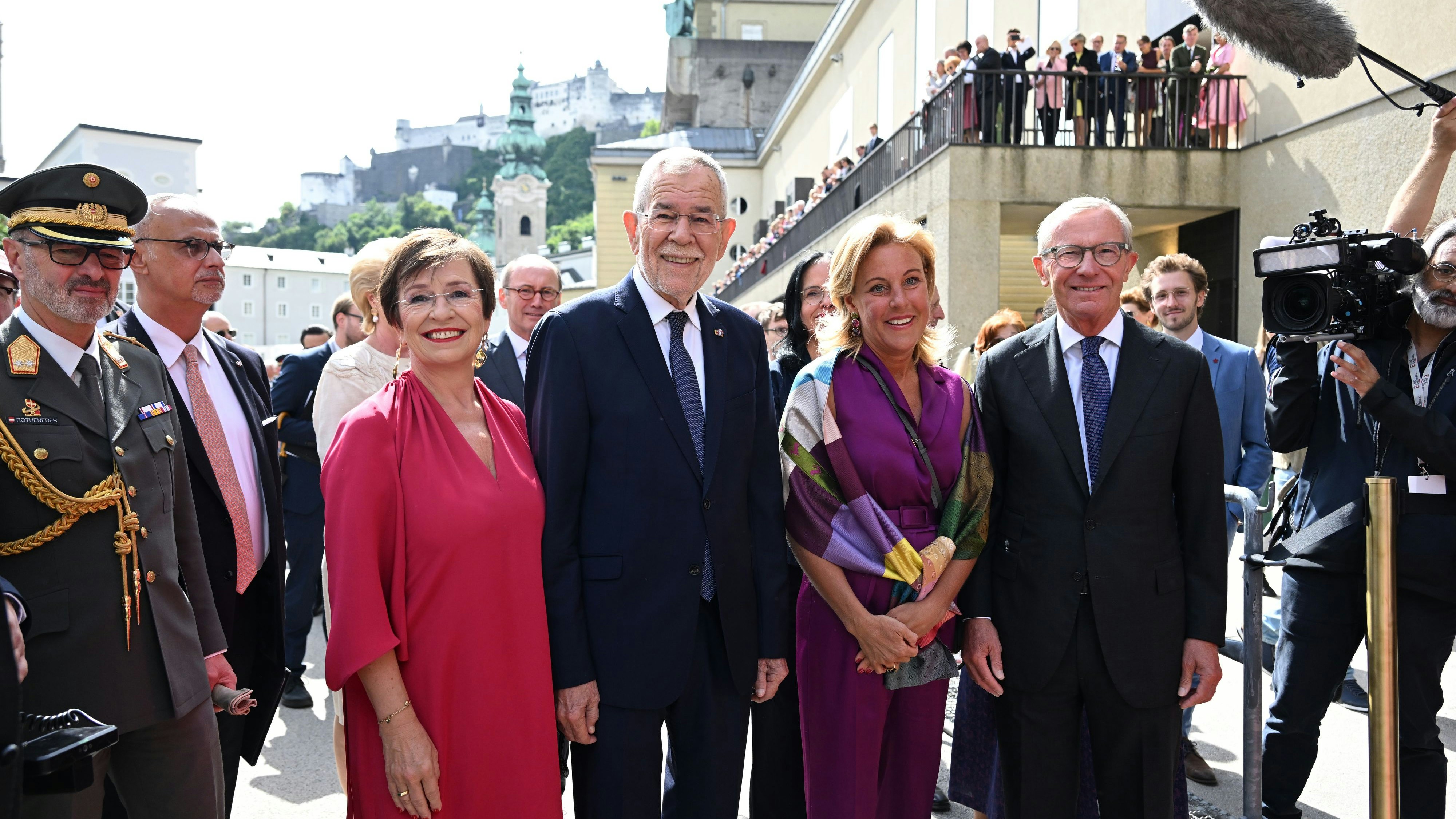Doris Schmidauer, Bundespräsident Alexander Van der Bellen, Christina Haslauer und Landeshauptmann Wilfried Haslauer (ÖVP).