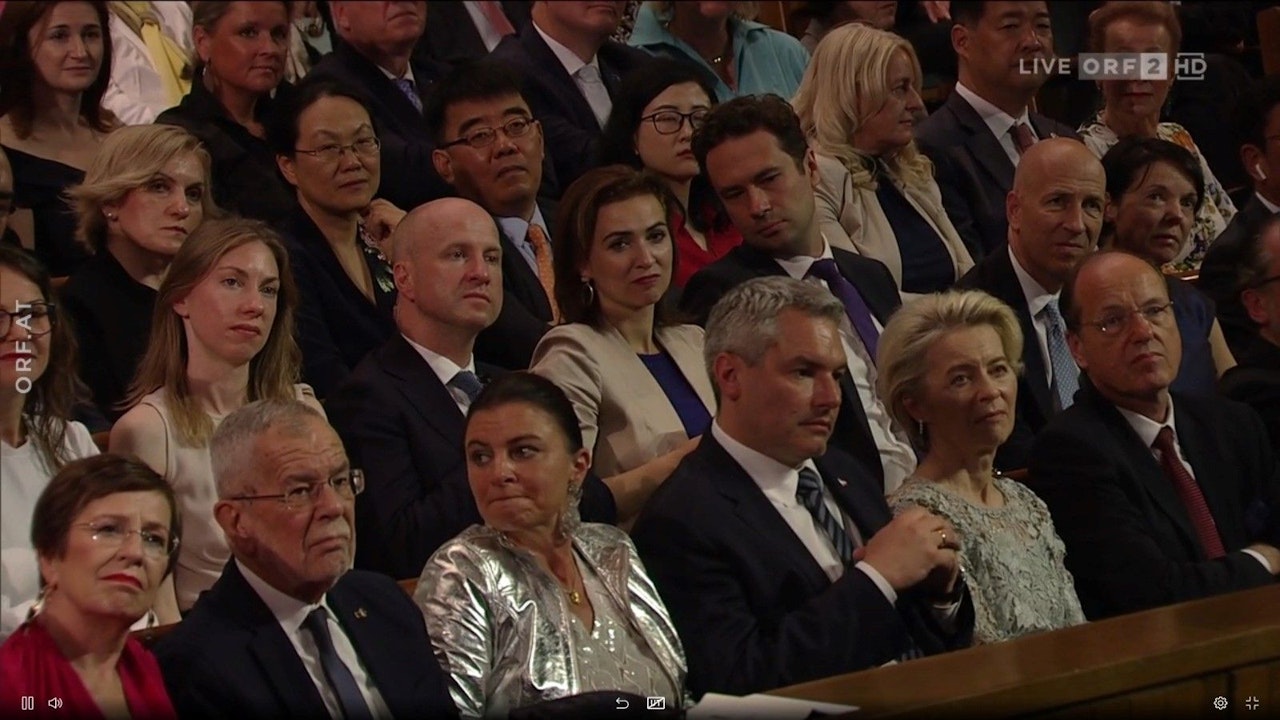 Heute.at - Bling, bling – Kanzlergattin fällt in Salzburg auf