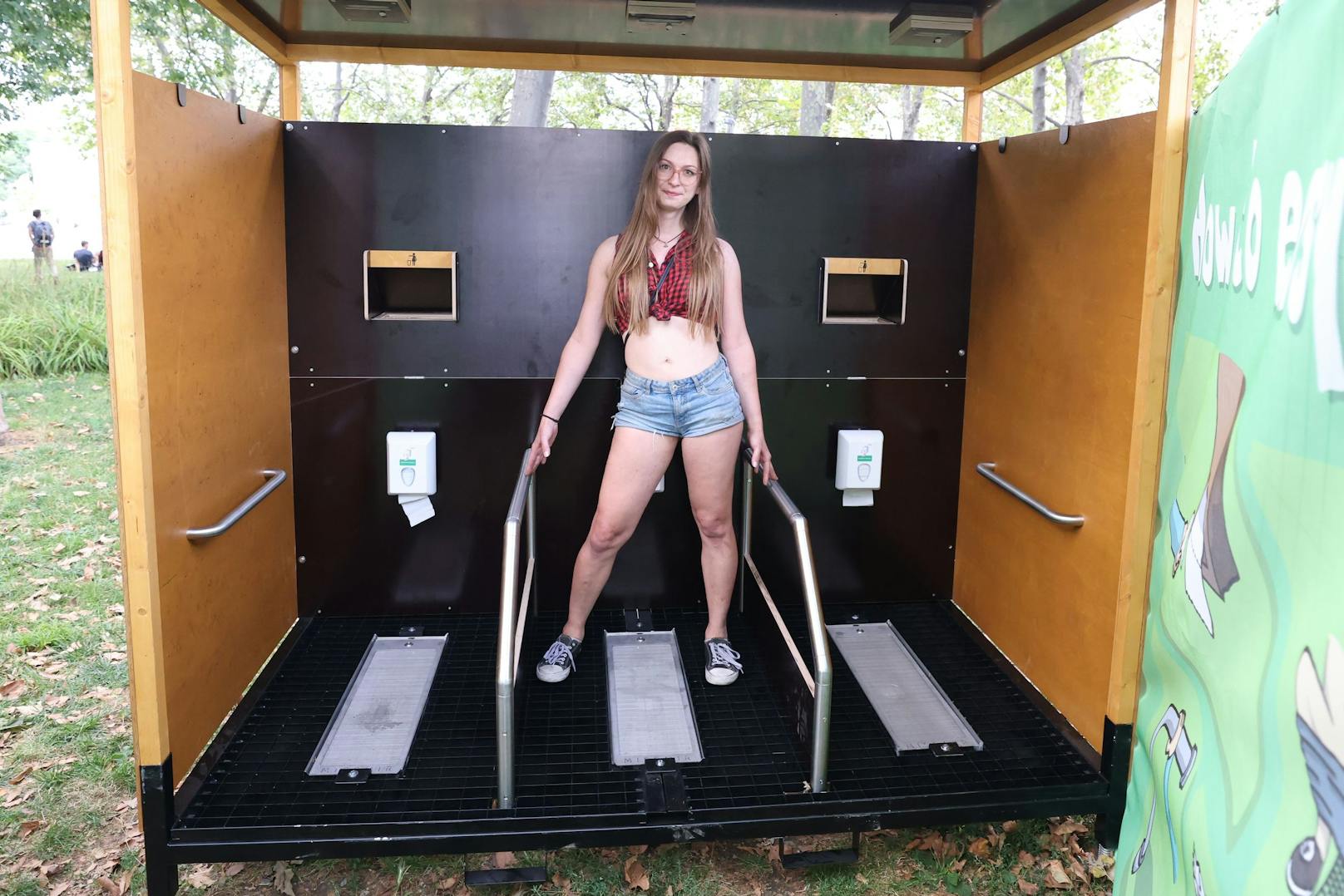 Das "Damenurinal"ist eine Erfindung der Niederösterreicherin Claudia Mechtler (33). Es soll Damen bei Festivals und Festen das kleine Geschäft erleichtern.