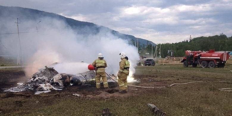 Der Helikopter brannte nach dem Absturz komplett aus.