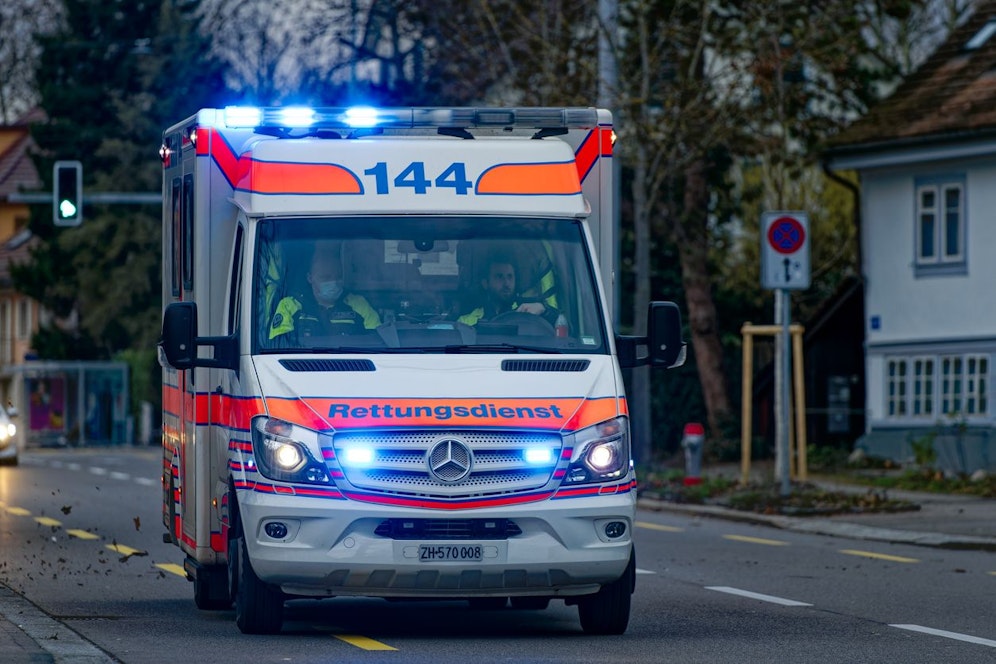 In den Abendstunden ist ein Großeinsatz im Gange. (Symbolbild)