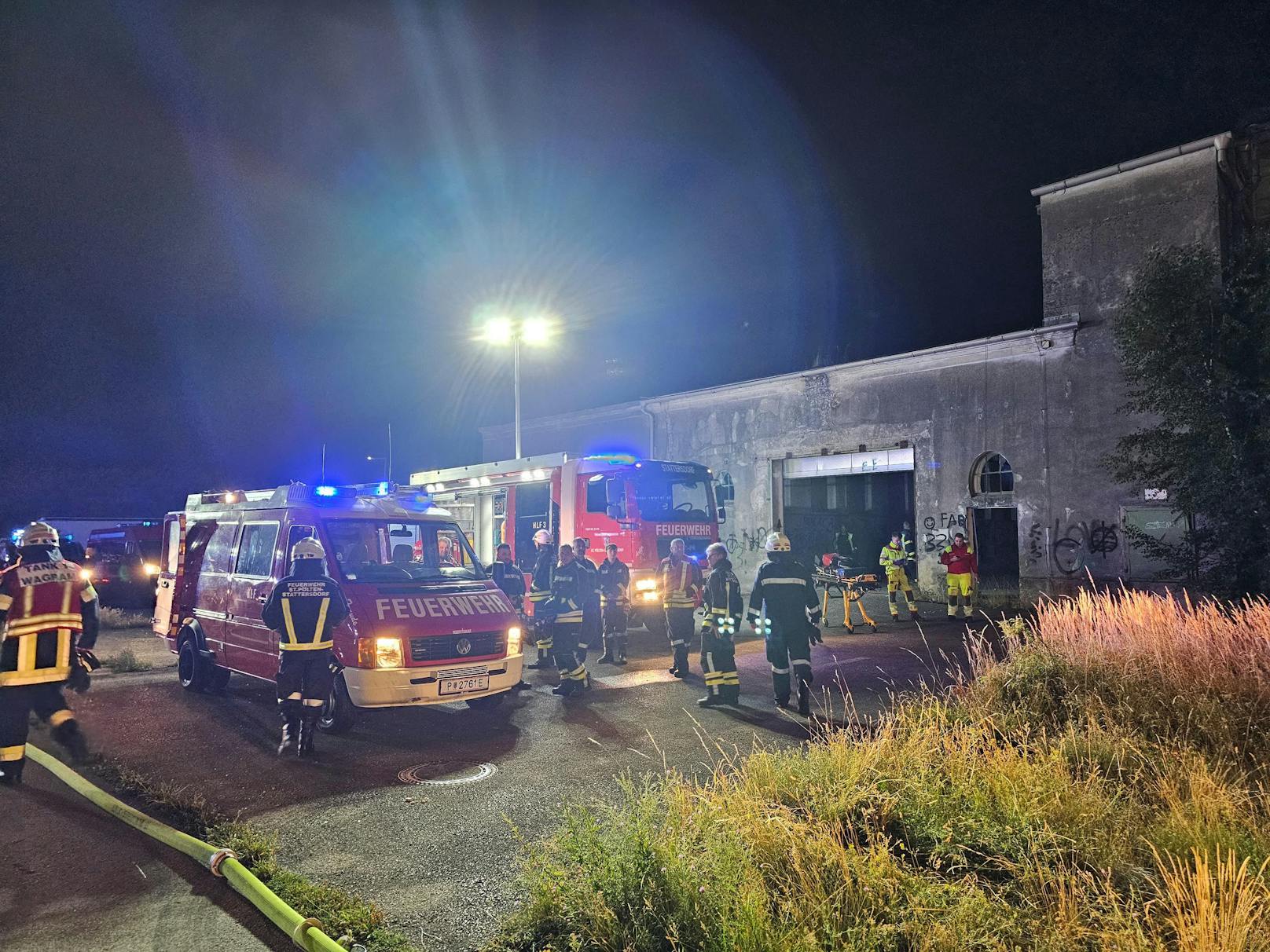 Großeinsatz in St. Pölten: Die Feuerwehr stand mit 148 Mitgliedern im Einsatz.