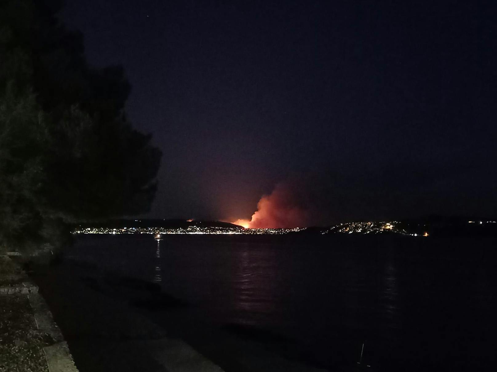 Schon wieder! Feuer-Inferno bei kroatischem Badeort