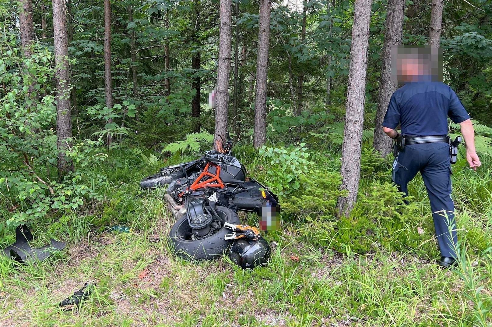 Abgestürztes Bike in Waldstück