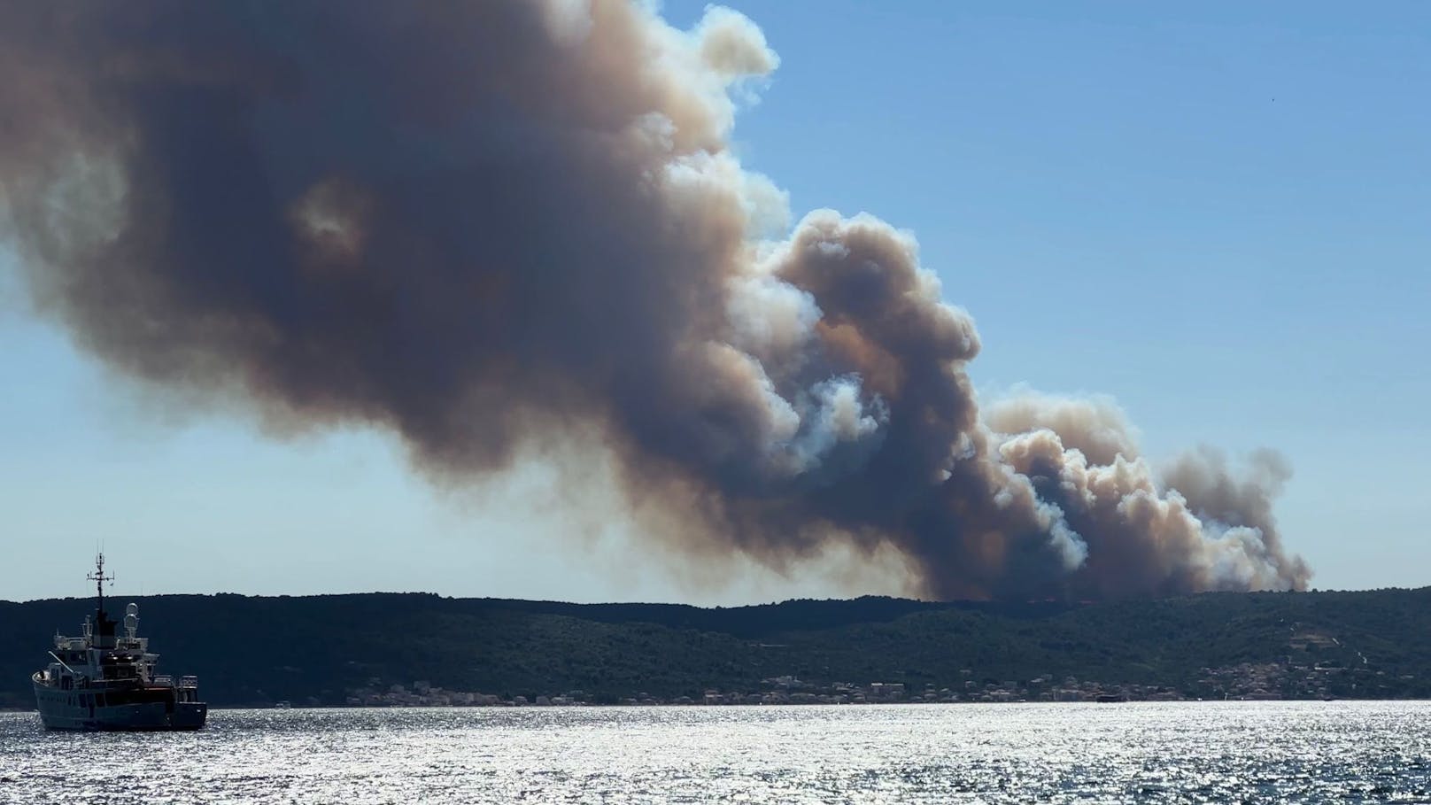 Schon wieder! Feuer-Inferno bei kroatischem Badeort