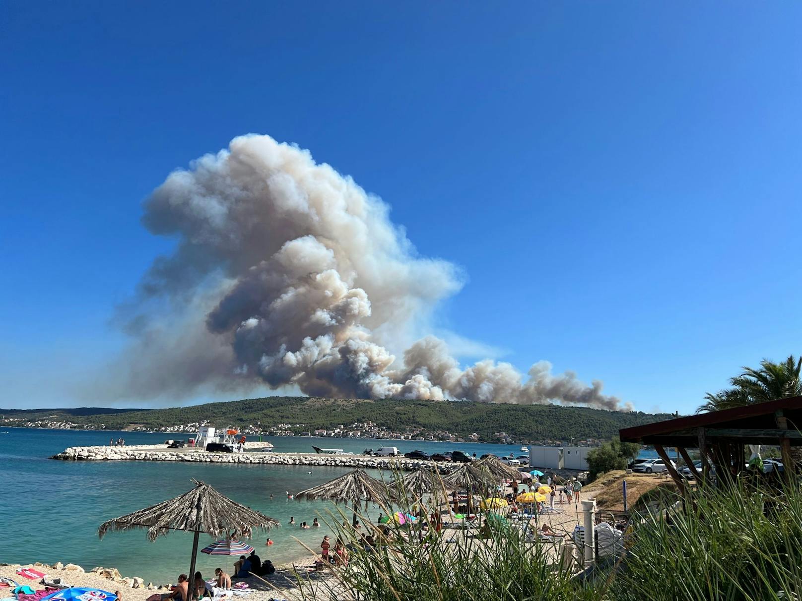 Schon wieder! Feuer-Inferno bei kroatischem Badeort