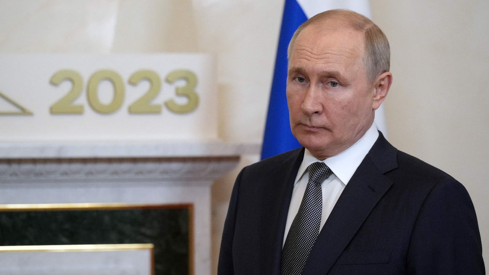 Der russische Präsident Wladimir Putin wurde beim Afrika-Gipfel vor laufender Kamera blamiert.