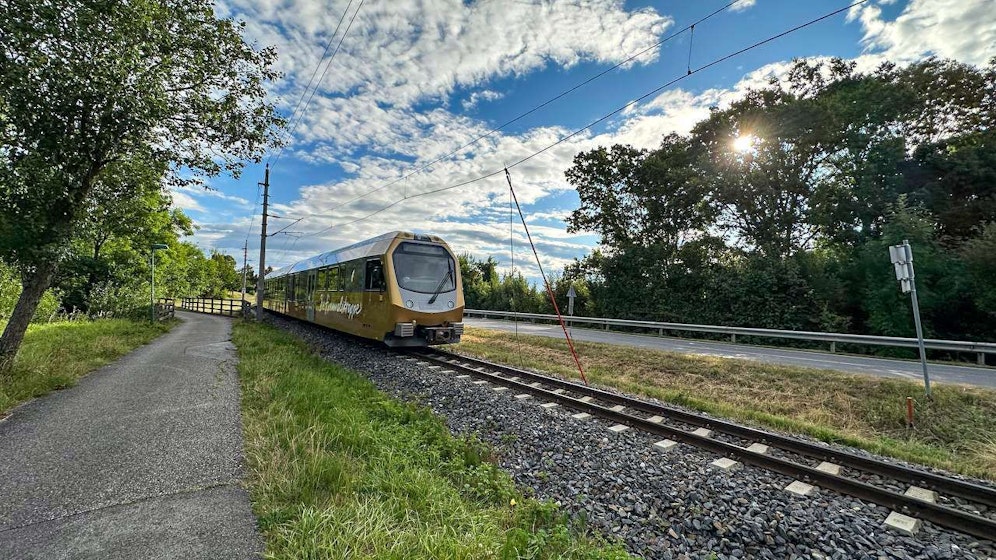Unbekannte schnitten Gewichte der Oberleitung ab. Die Mariazellerbahn wurde so lahmgelegt.