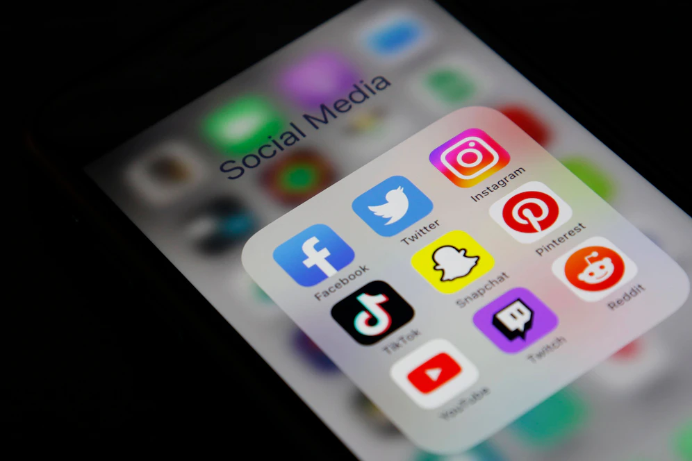 Soziale Netzwerke wie Instagram oder TikTok können bei Jugendlichen zu psychischen Problemen führen. 