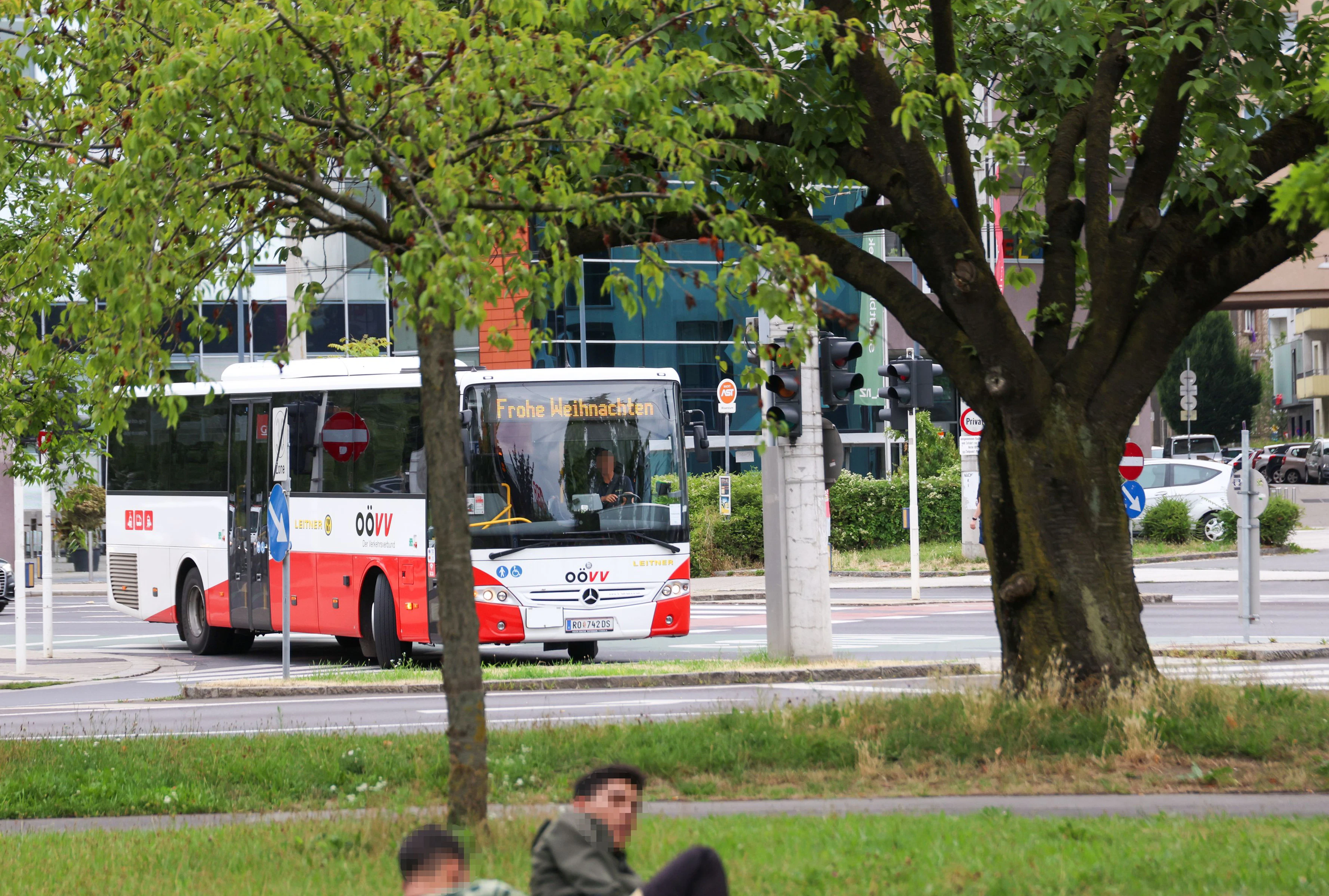 Frohe Weihnachten Bus Linz
