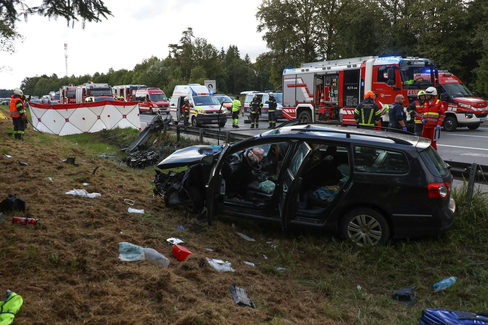 Ein heftiger Unfall auf der A1 forderte mehrere Verletzte.