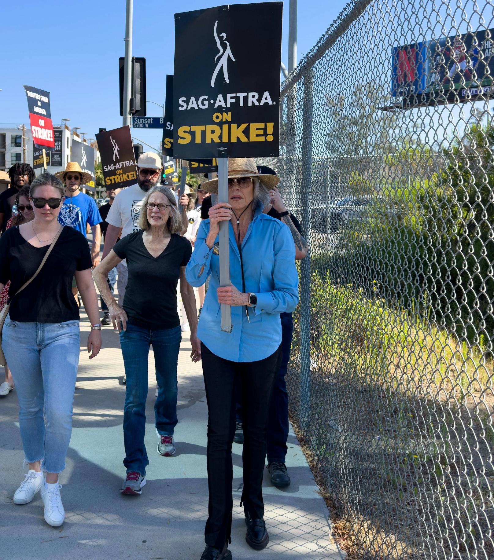 Jane Fonda unterstützt den SAG-AFTRA Streik.